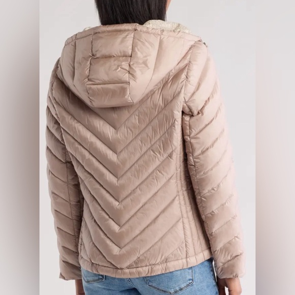 💎MICHAEL KORS PACKABLE HOODED JACKET - NEW WITH TAGS - Picture 2 of 3